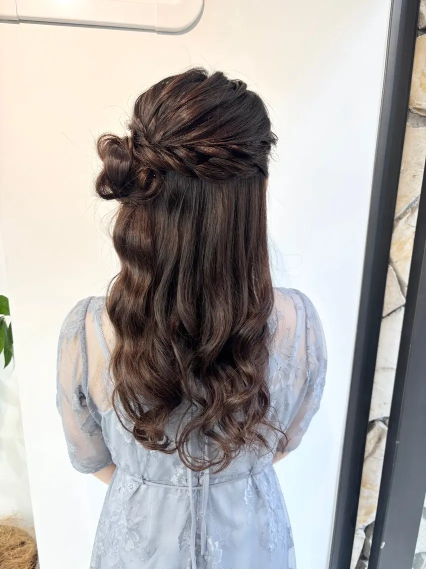 ロング カラー ヘアアレンジ ヘアセット ハイトーンカラー 🦋yuri🦋のヘアスタイル