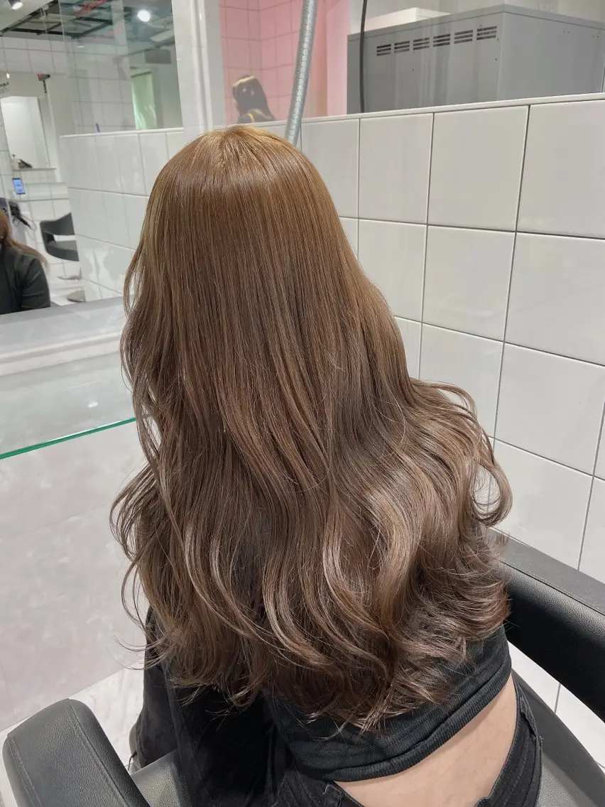 セミロング カラー センターパート特化 井上健太のヘアスタイル
