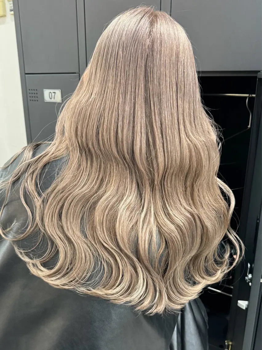ロング カラー ヘアカラー トリートメント ダブルカラー🩰 CHIHIRO👒のヘアスタイル