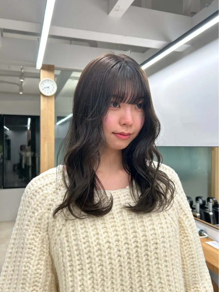 カラー 透明感カラー lomalia moekaのヘアスタイル