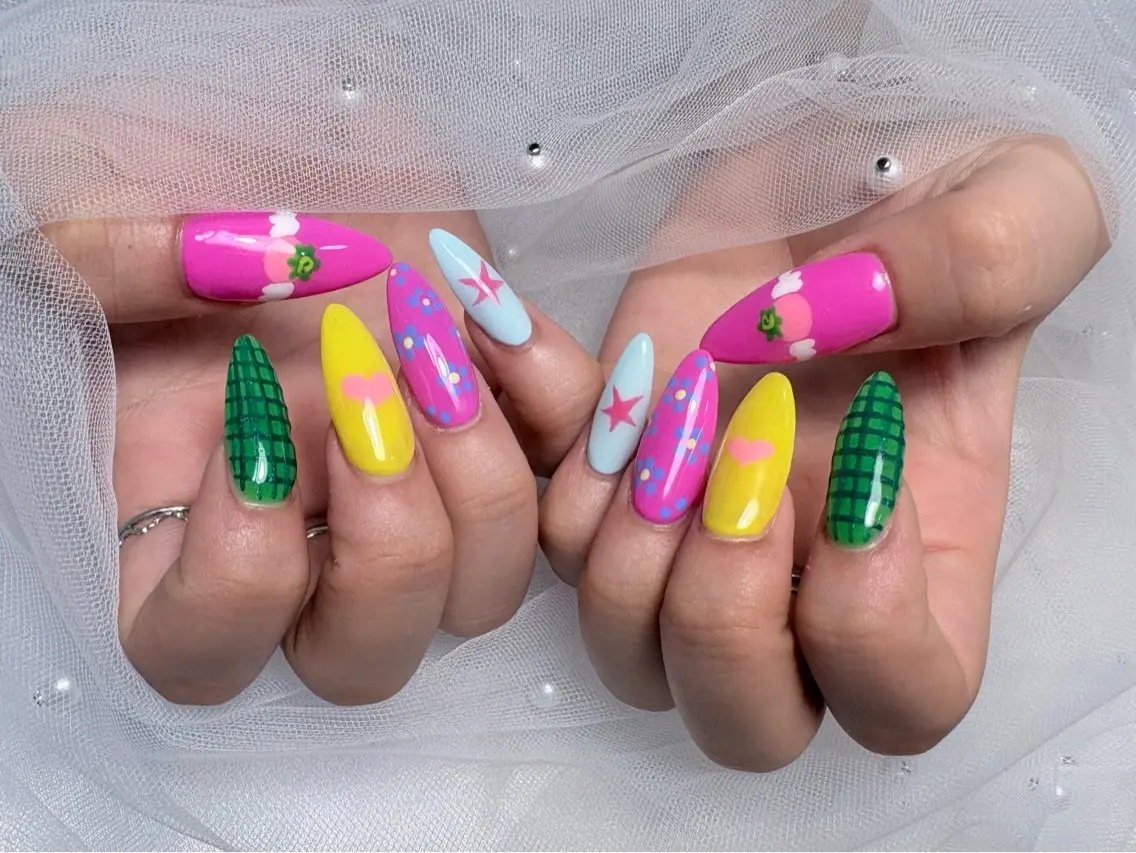 ネイル フットネイル ジェルネイル キラキラネイル ラメ(グリッター) マグネットネイル ハンドネイル ハンドケア ♡Bivi♡自爪に 優しいネイルサロンのネイルデザイン