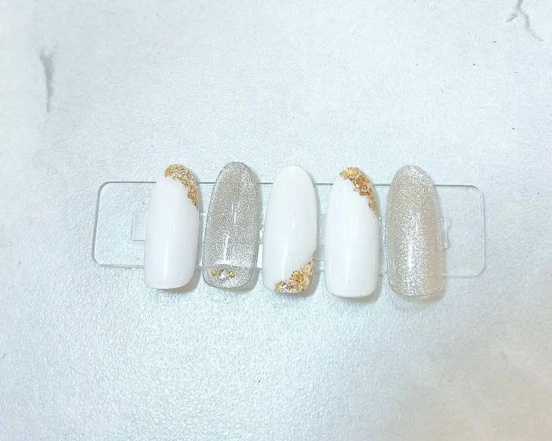 ネイル ゴールド ホワイト ハンドネイル Airis nailのネイルデザイン