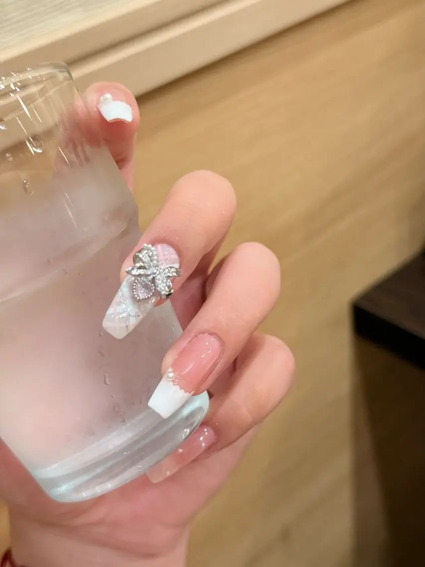 ネイル アートネイル オーロラネイル チークネイル フレンチネイル ガラスフレンチ 🎀🎀YooLi Nail Salonのネイルデザイン