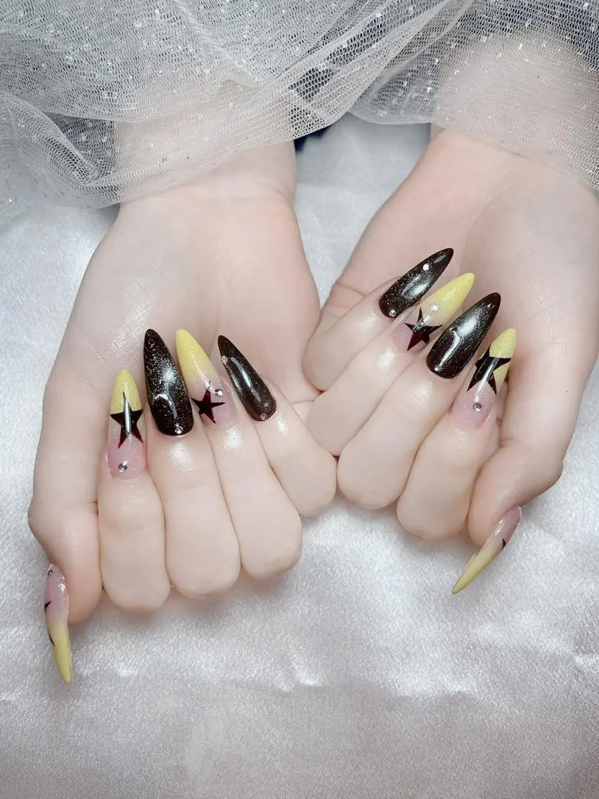 ネイル ハンドネイル Queen Nail Salonのネイルデザイン