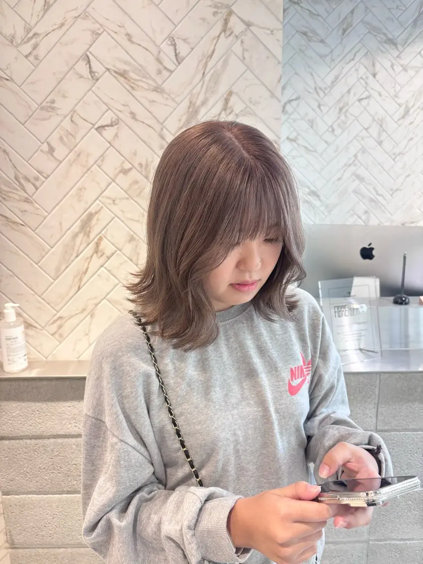 ミディアム カラー ブリーチ EIGHT /SHU🩶のヘアスタイル
