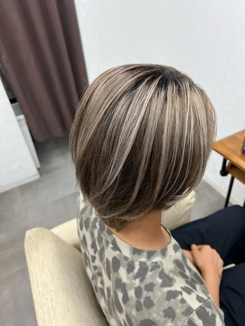 カラー デザインカラー ハイライトカラー ブリーチカラー HAZUKI🦖のヘアスタイル