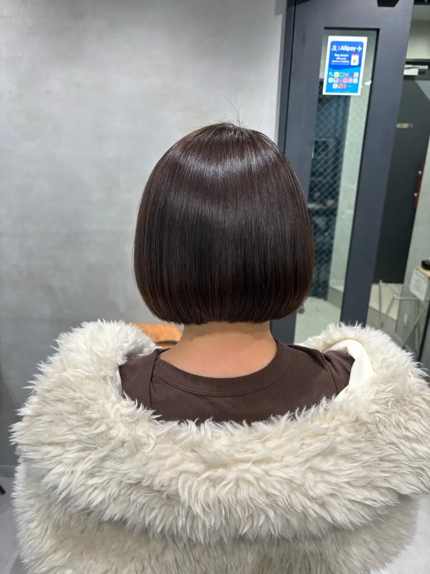 ショート カラー ヘアカラー トリートメント 艶カラー✨️縮毛矯正 ×耳ツボ💠mamiのヘアスタイル