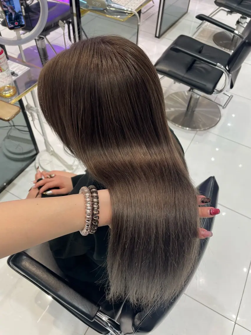 ロング カラー ブリーチ 透明感カラー グレージュ 【韓国❤️海外ヘア】 AYAKAのヘアスタイル