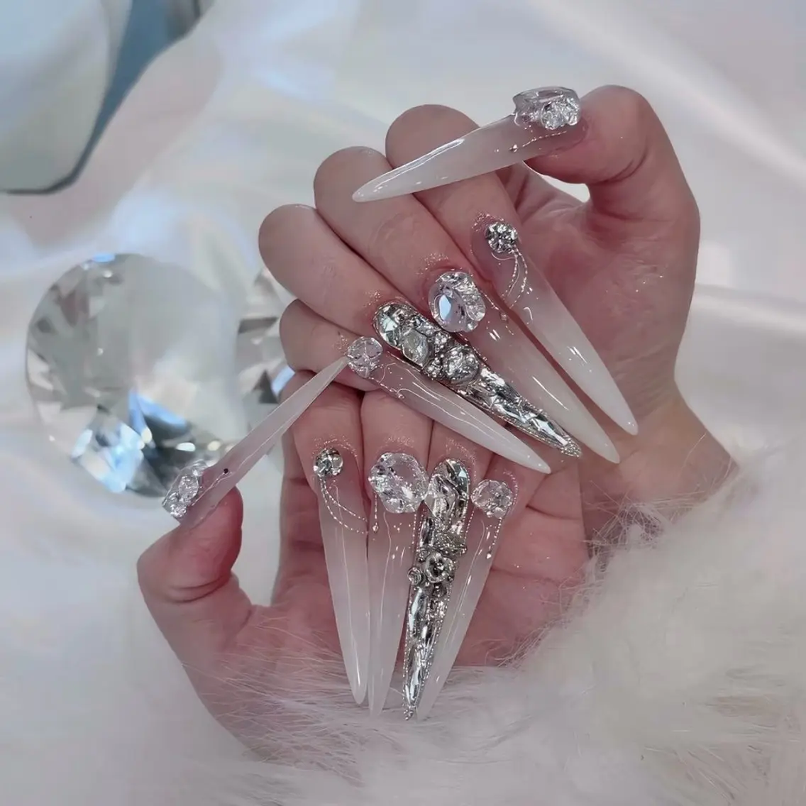 ネイル ハンドネイル Luna Gladeのネイルデザイン