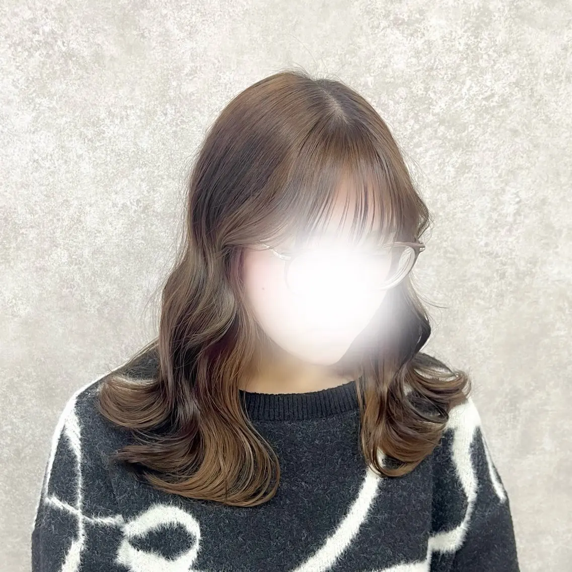 セミロング カラー ヘアカラー SHUN/韓国/ レイヤー/透明感🖤のヘアスタイル