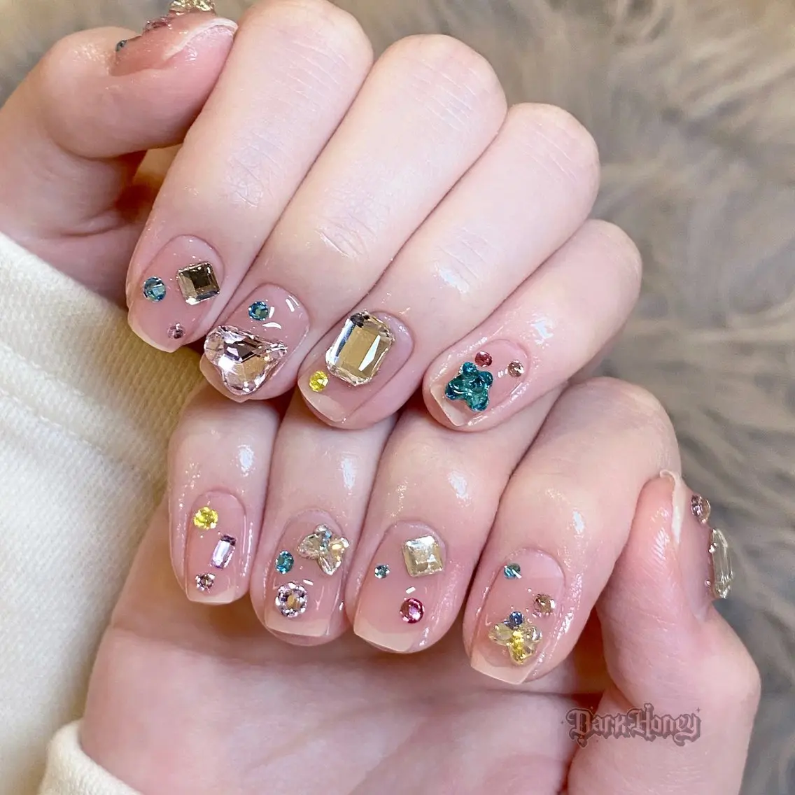 ネイル ハンドネイル Dark honey スカルプ専門原宿店のネイルデザイン