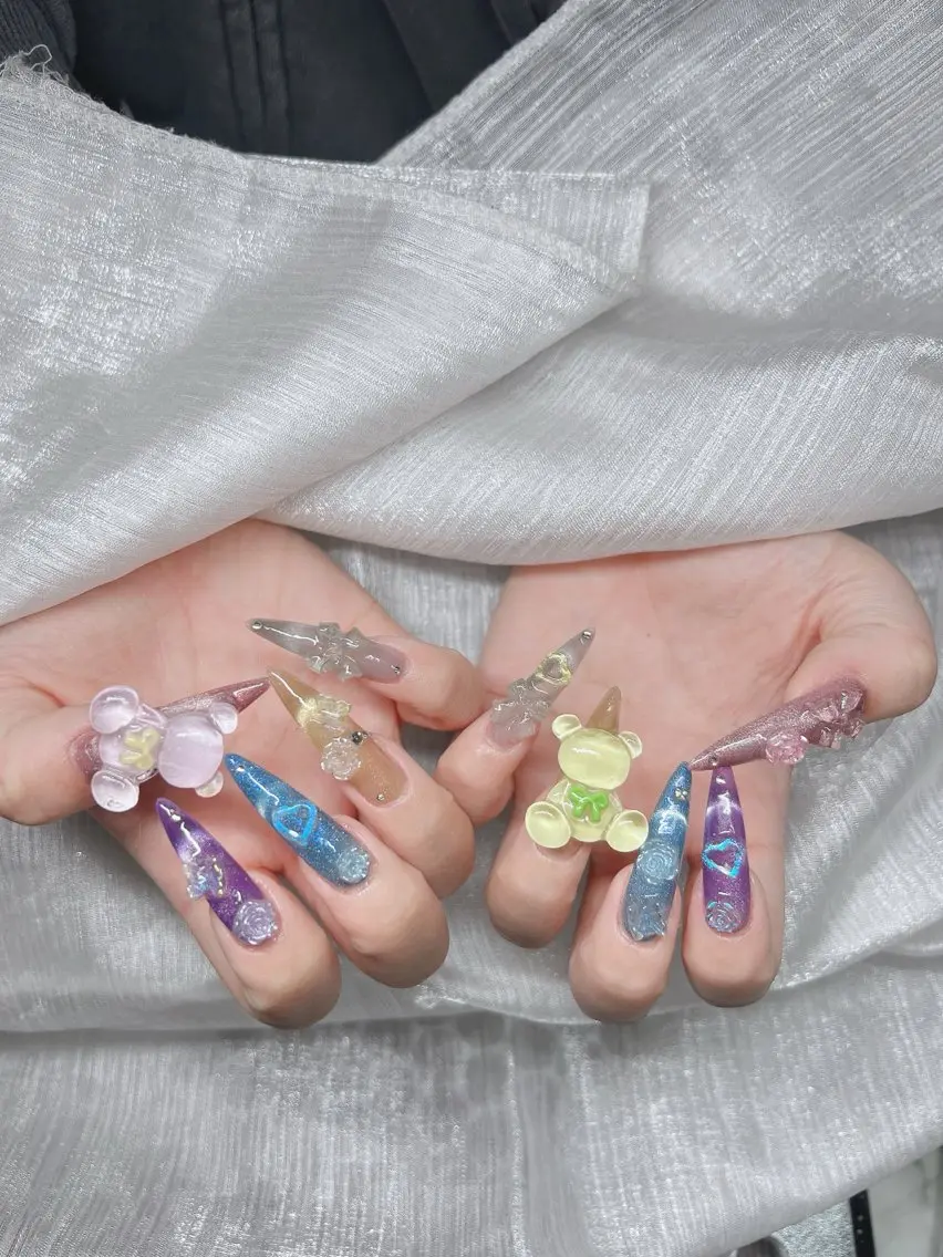 ネイル オーロラネイル チークネイル 長さ出し フットネイル フレンチネイル ハンドネイル Lee Nails チップ長さだし専門店のネイルデザイン