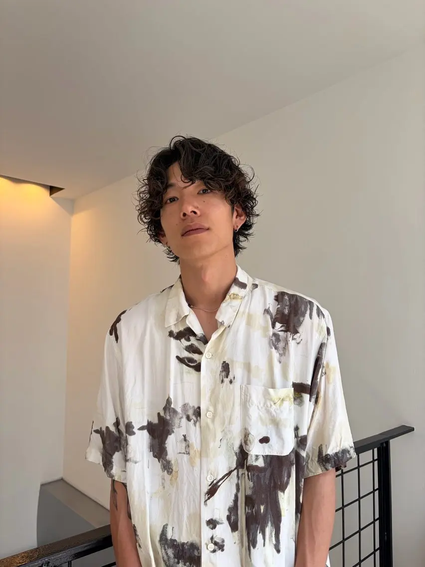 ミディアム パーマ メンズ ミディアムパーマ メンズパーマ 伸ばしかけ カット パーマ パーマ/透明感 🍃Hidetoraのヘアスタイル