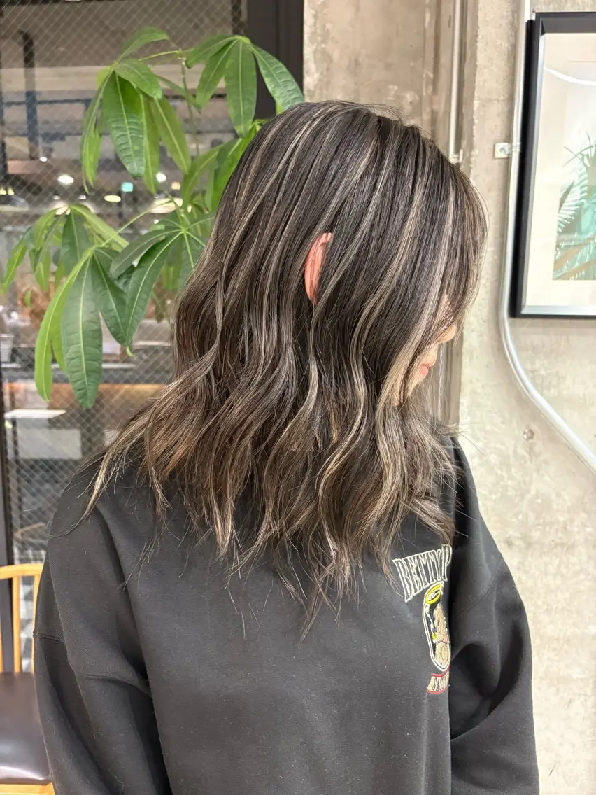 ロング カラー ブリーチ ヘアカラー ♡ハイライトカラー shinri♡のヘアスタイル