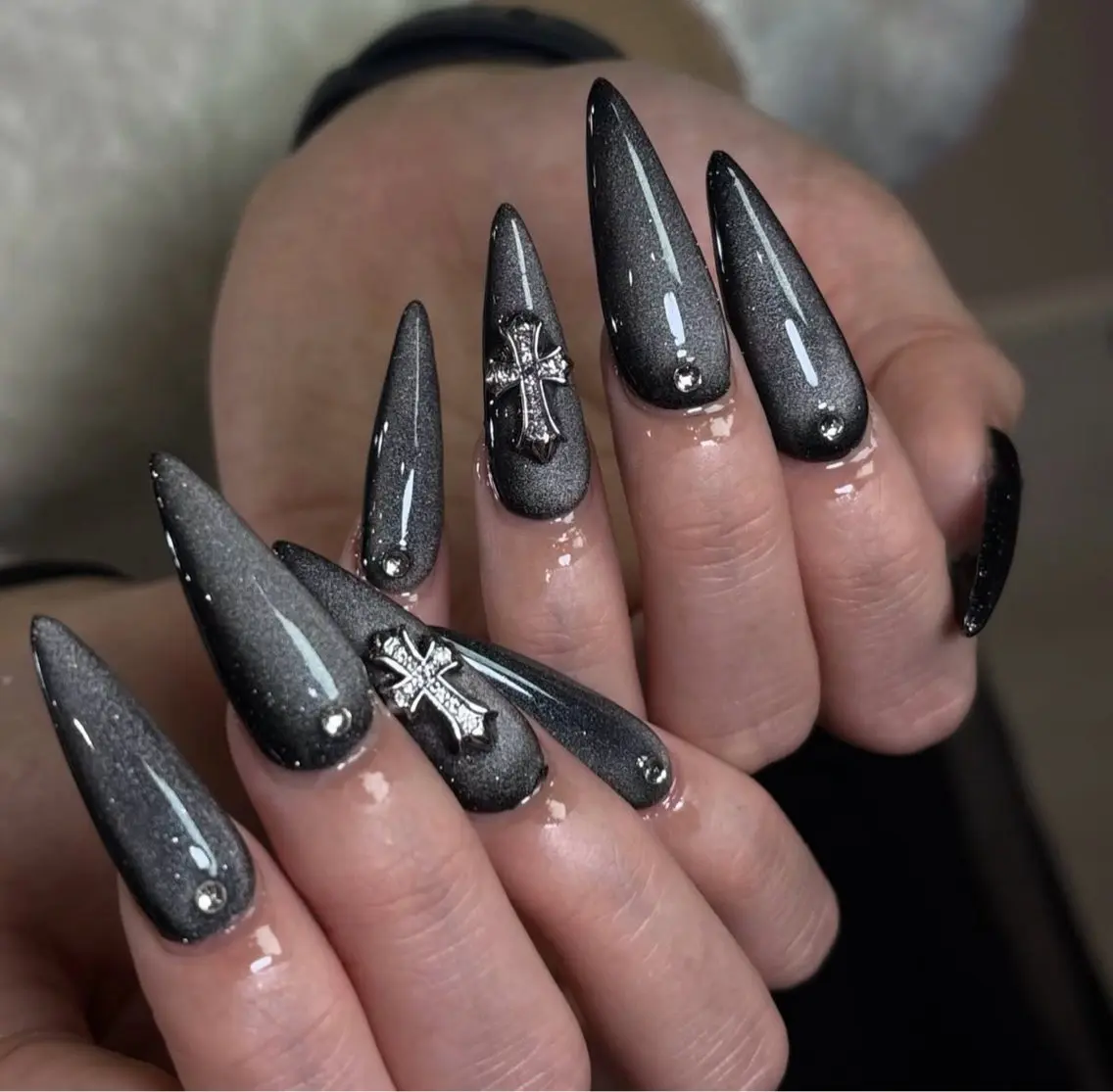 ネイル アートネイル ボルドー フレンチネイル ジェルネイル 氷ネイル・うるうるネイル ハンドネイル Julie Nail Rinのネイルデザイン