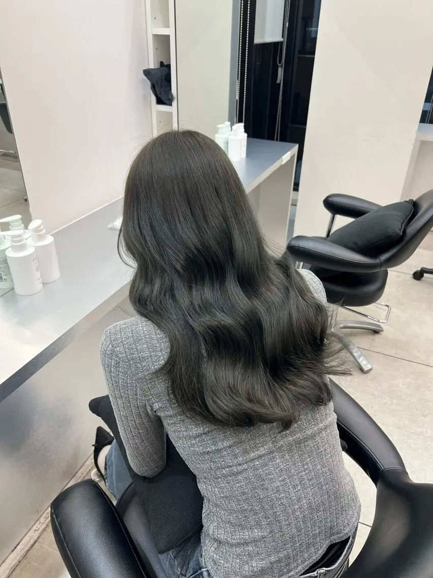 セミロング 韓国風ヘア クララ 🐈‍⬛のヘアスタイル