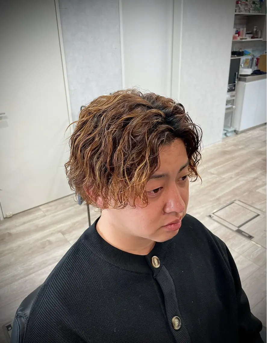 メンズカット＋シャンプー＋特殊パーマ（ツイストパーマ・スパイラルパーマ・波巻きパーマ）＋シェービングの写真