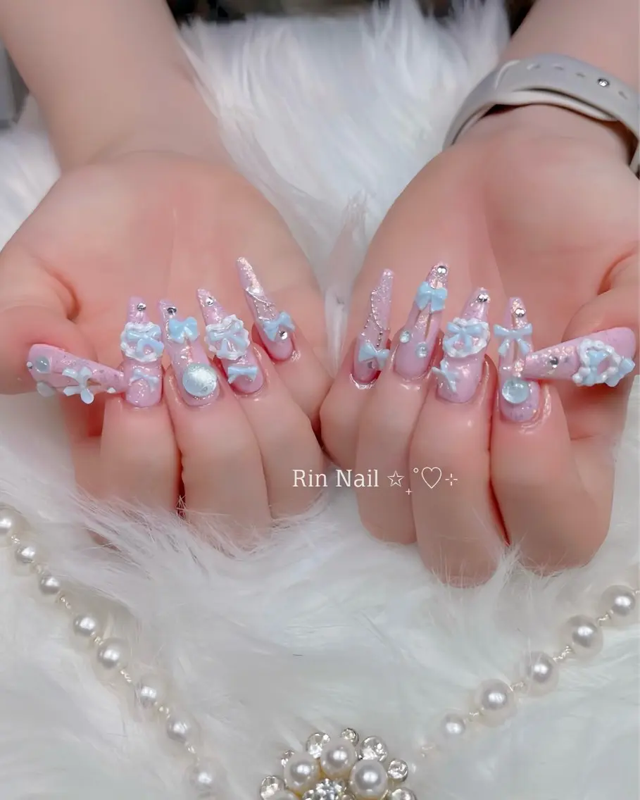 ネイル オーロラネイル チークネイル 桜ネイル クリアネイル ドット ハンドネイル Rin Nail Shinokuboのネイルデザイン