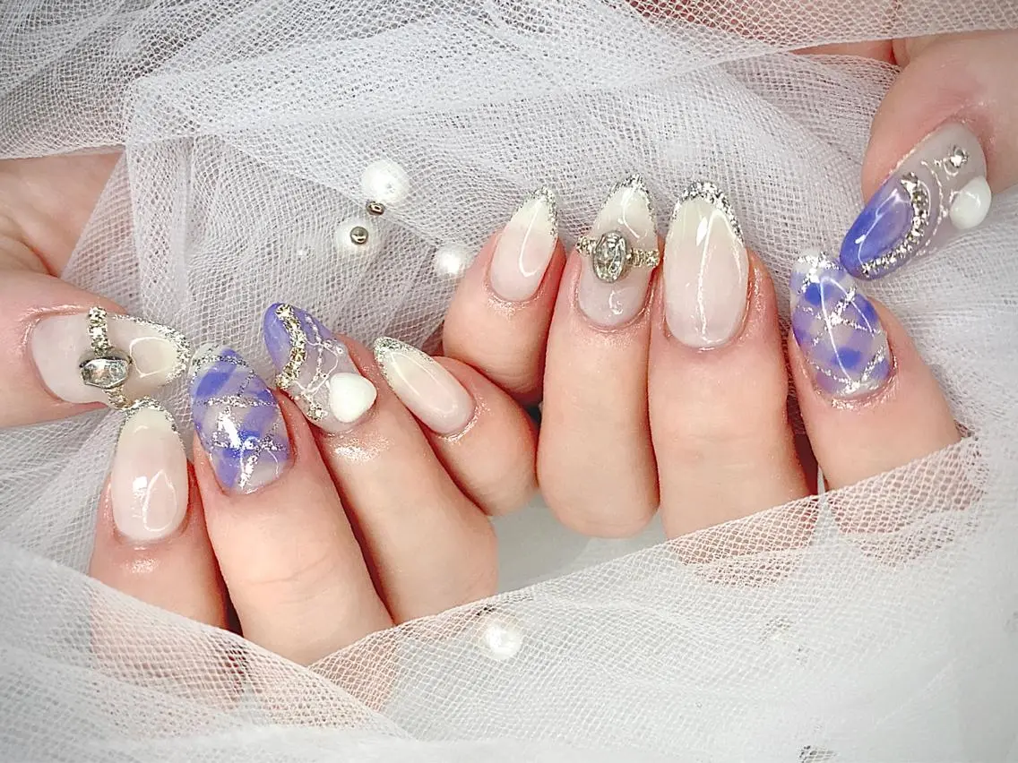 ネイル チークネイル I-nailロング /ワンホン/キラキラのネイルデザイン