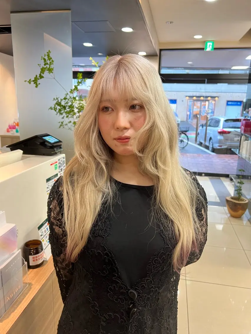 ロング カラー ハイトーン/レイヤー 似合わせ・ユキノのヘアスタイル