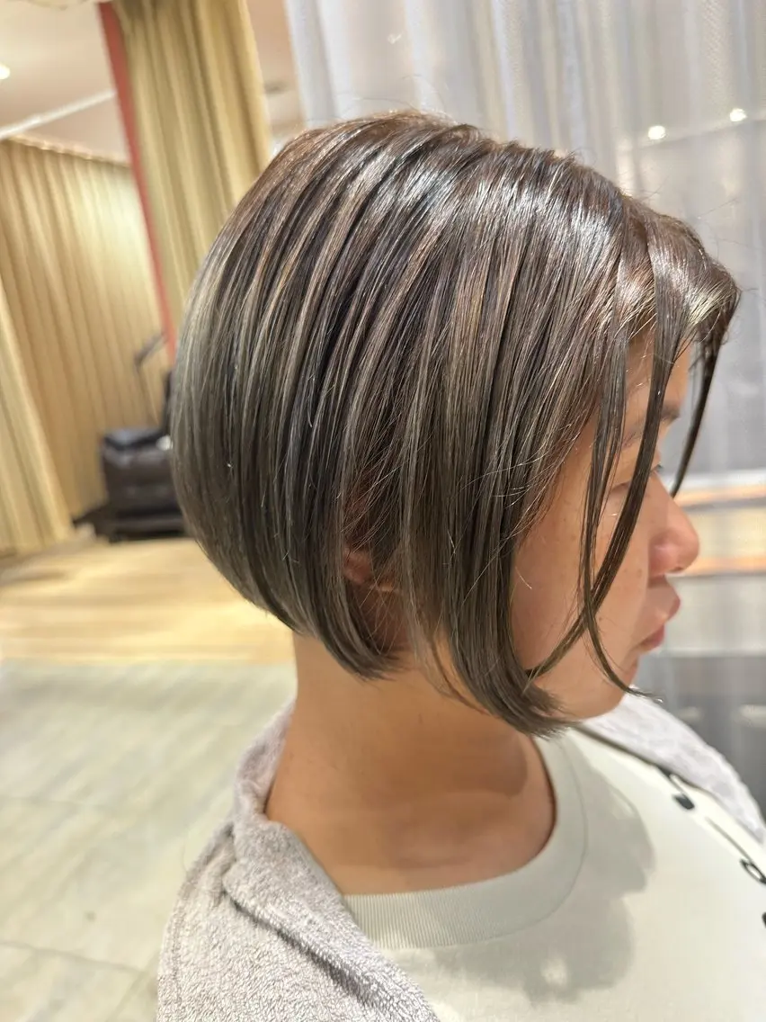 ショート カラー and fine ほりのヘアスタイル