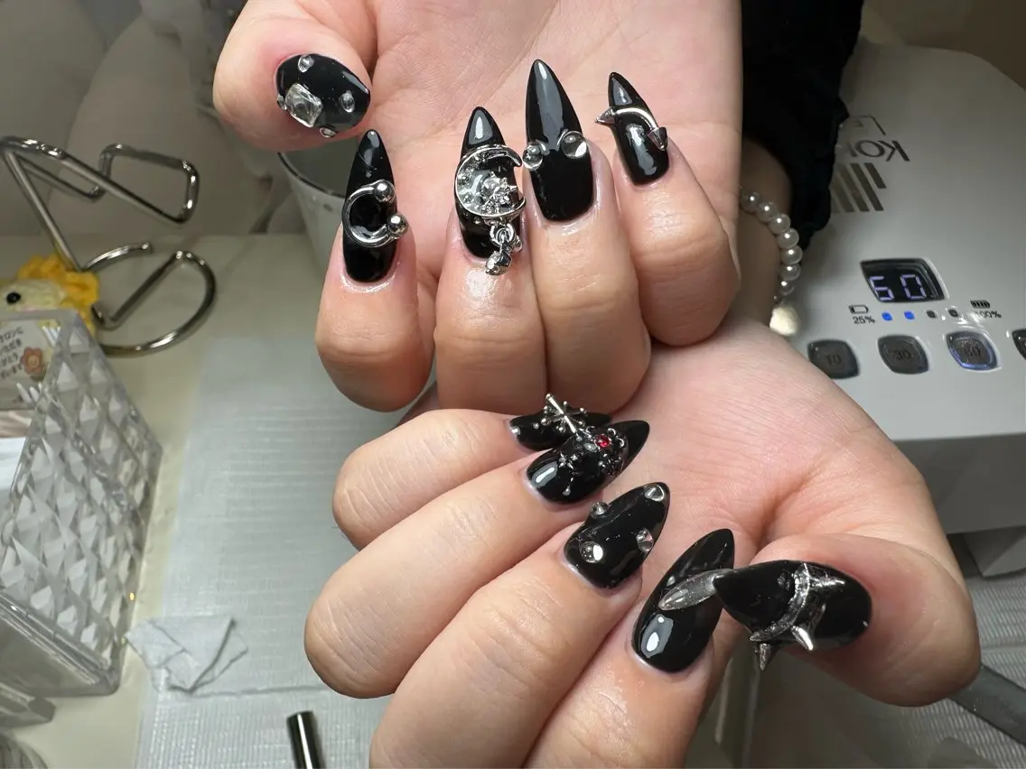ネイル ジェルネイル ハンドネイル ハンドケア LYYM Salon Miraのネイルデザイン
