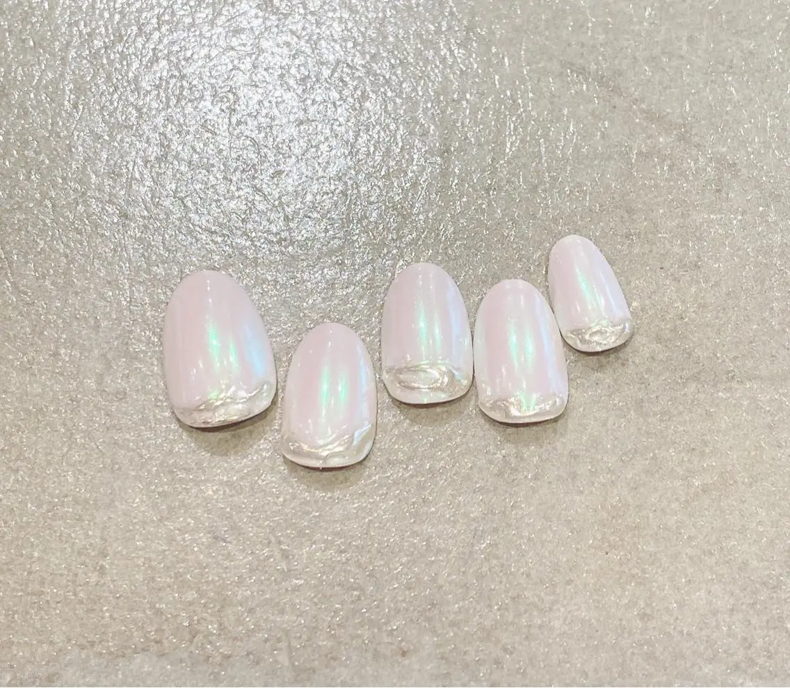 ネイル オーロラネイル nailsalon ULLのネイルデザイン