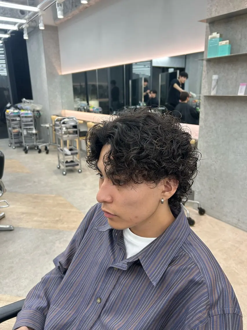 パーマ メンズ 中谷海里/フェザー パーマ/スパイキーのヘアスタイル