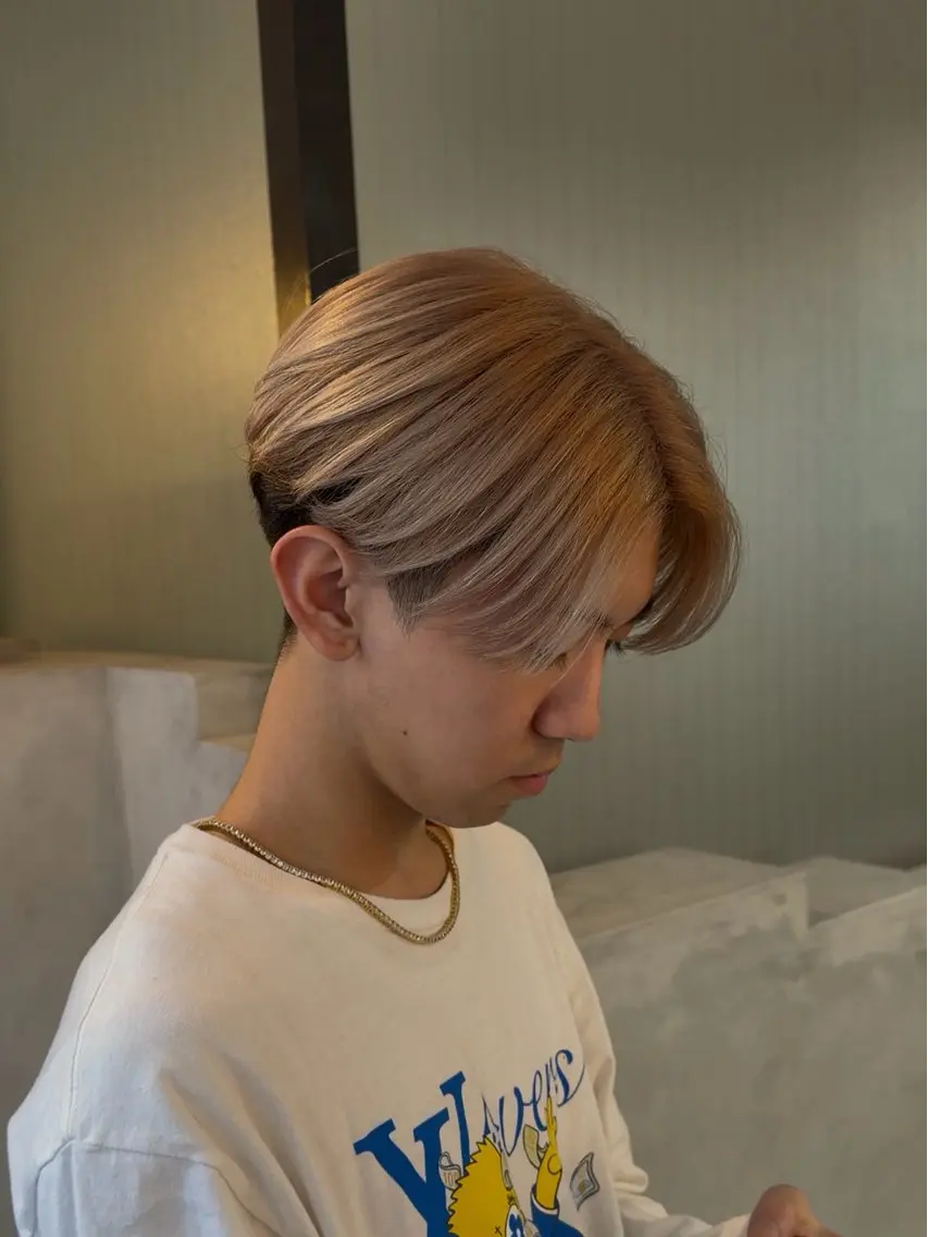 ショート カラー ベージュカラー グレージュ ミルクティーベージュ カット ヘアカラー トリートメント _WHITE本通店 喜多村天斗のヘアスタイル