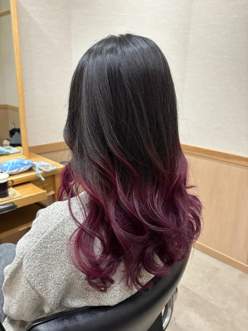 ロング カラー カット ヘアカラー 髪の家 tikiのヘアスタイル
