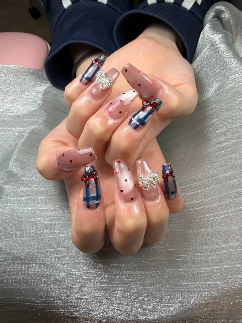 ネイル チークネイル フレンチネイル グラデーション キラキラネイル 韓国ネイル HIKARIHANA NAILのネイルデザイン