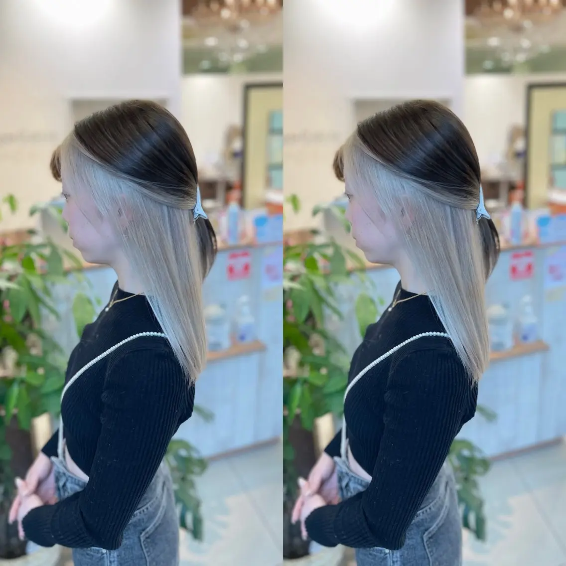セミロング ヘアカラー Y Uのヘアスタイル