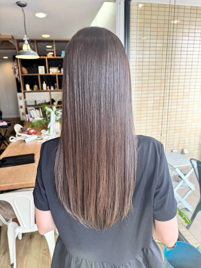 ロング カラー グレージュ ヘアカラー トリートメント ツキダテ ユイのヘアスタイル
