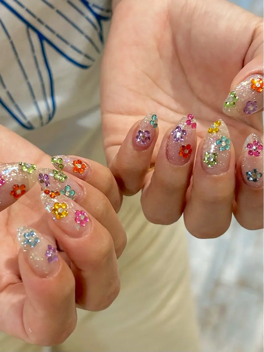 ネイル キラキラネイル 持ち込み オフィスネイル ピンク ピンクベージュ ハンドネイル Lily nailのネイルデザイン