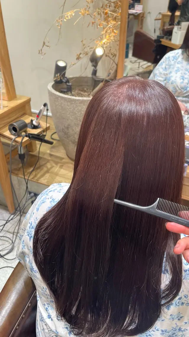 セミロング いさと🩵ᩚ 表参道美容室のヘアスタイル