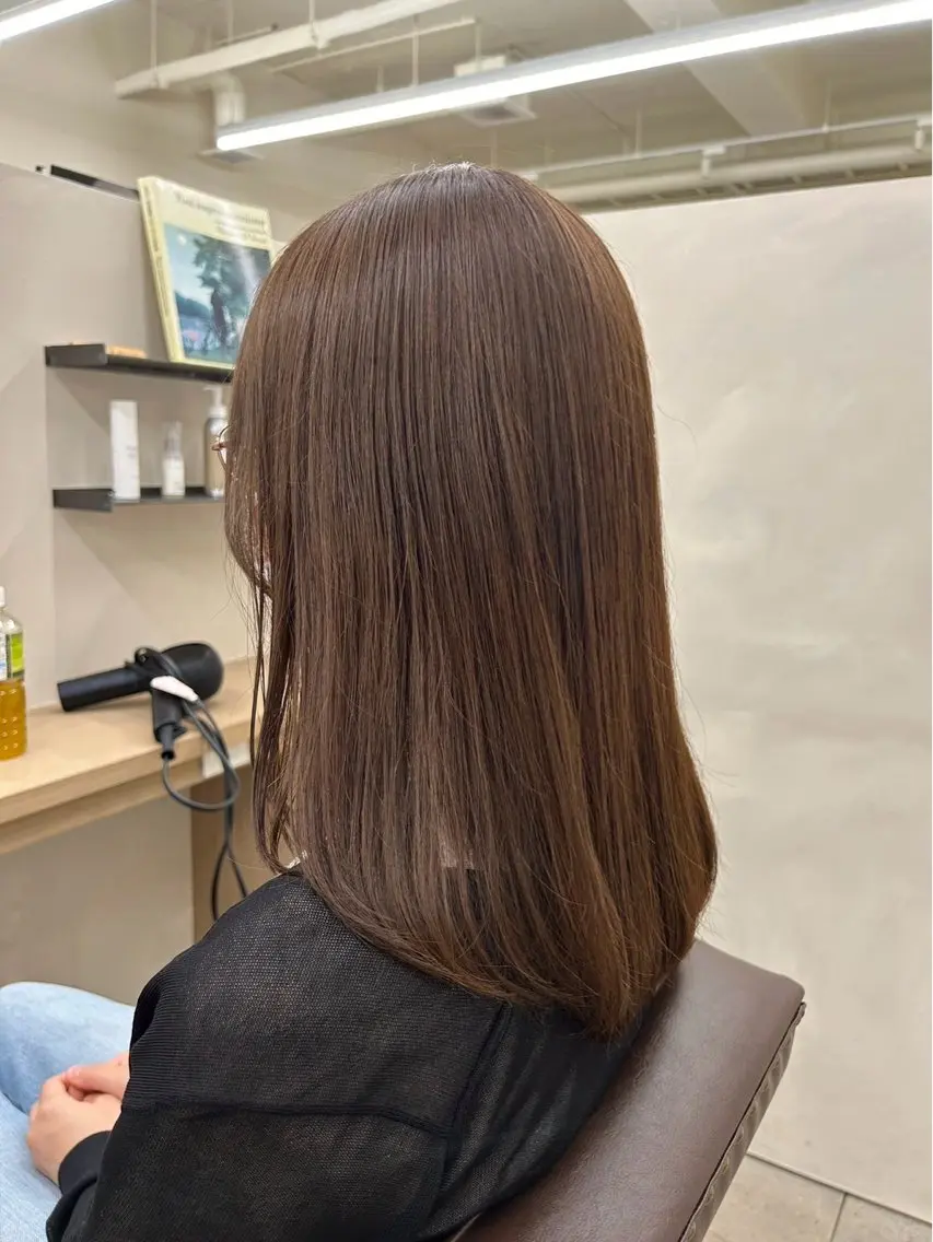 ミディアム 上野 めぐのヘアスタイル