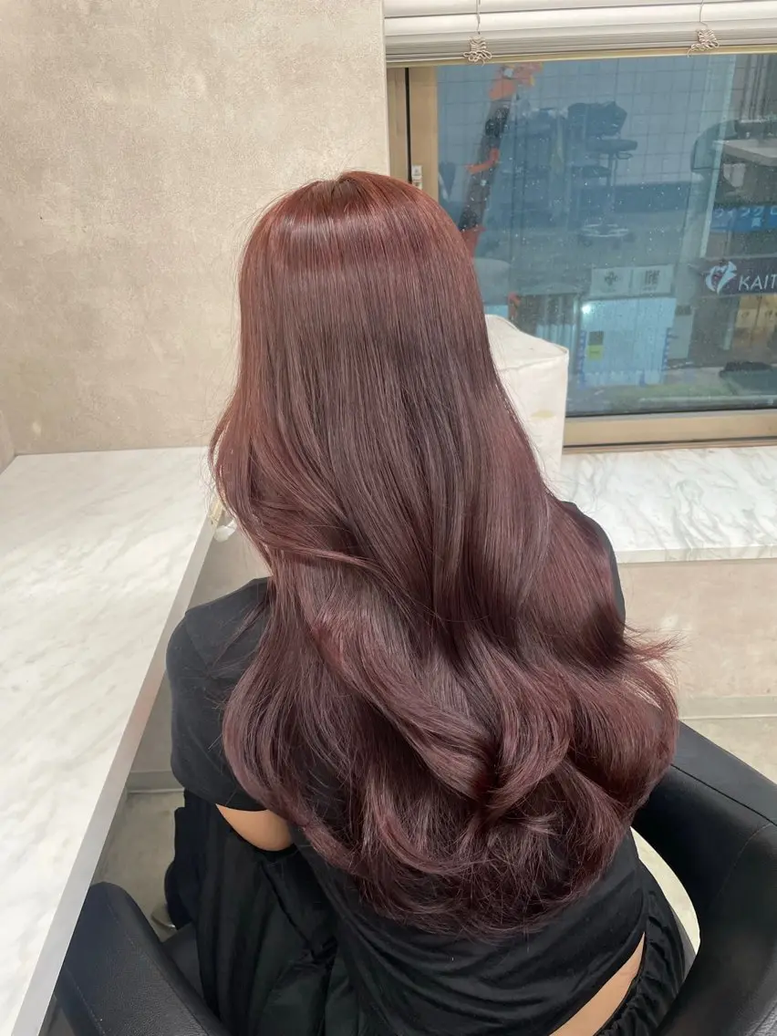セミロング カラー 抜け感レイヤー︴ ニュアンスカラーのヘアスタイル