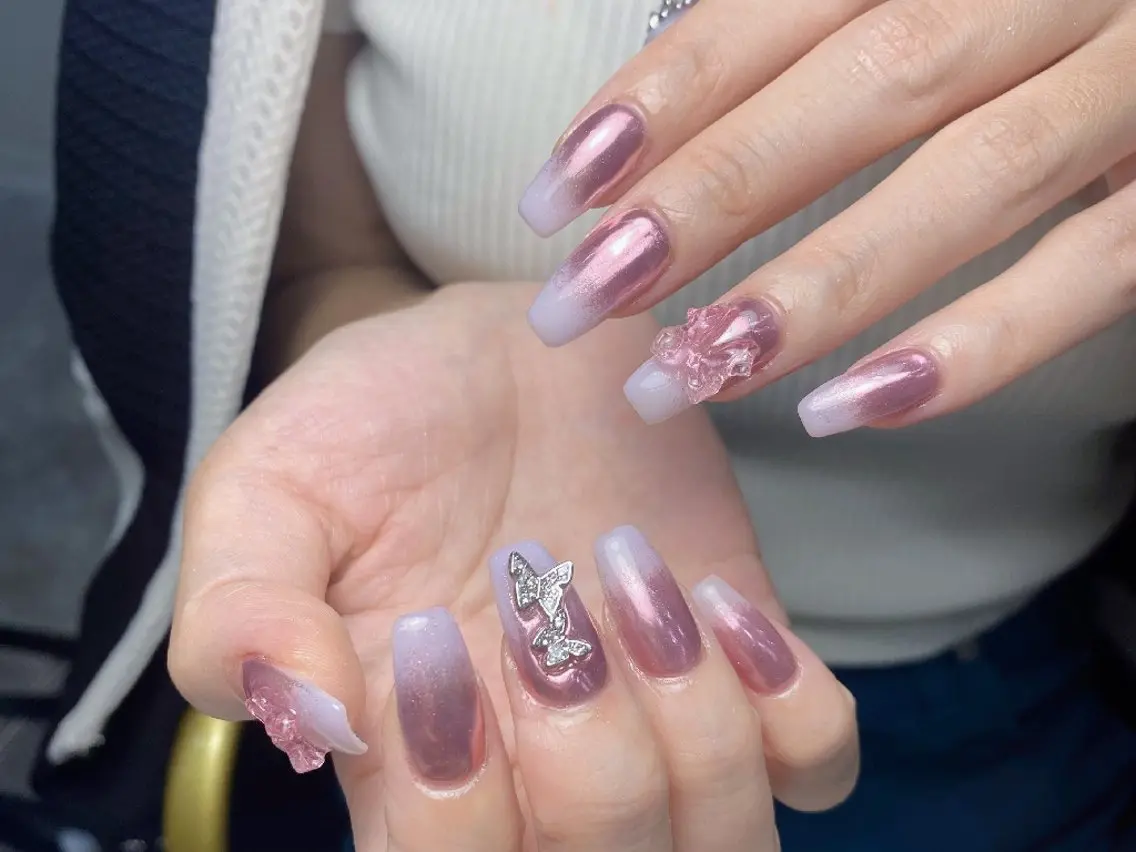 ネイル アートネイル フレンチネイル ジェルネイル ガーリー キラキラネイル ハンドネイル UM Nail Salonのネイルデザイン