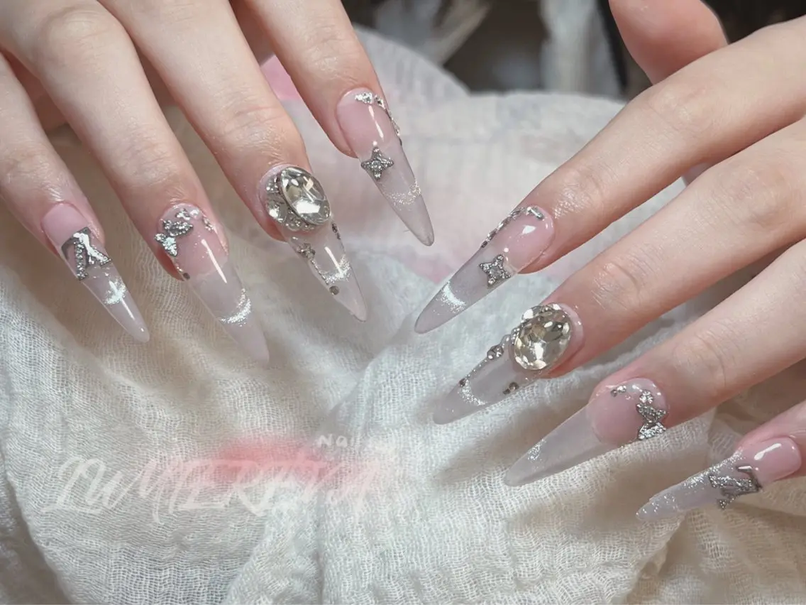 ネイル フラワーネイル フレンチネイル キラキラネイル 韓国ネイル マグネットネイル ハンドネイル Lumiereva nail salonのネイルデザイン