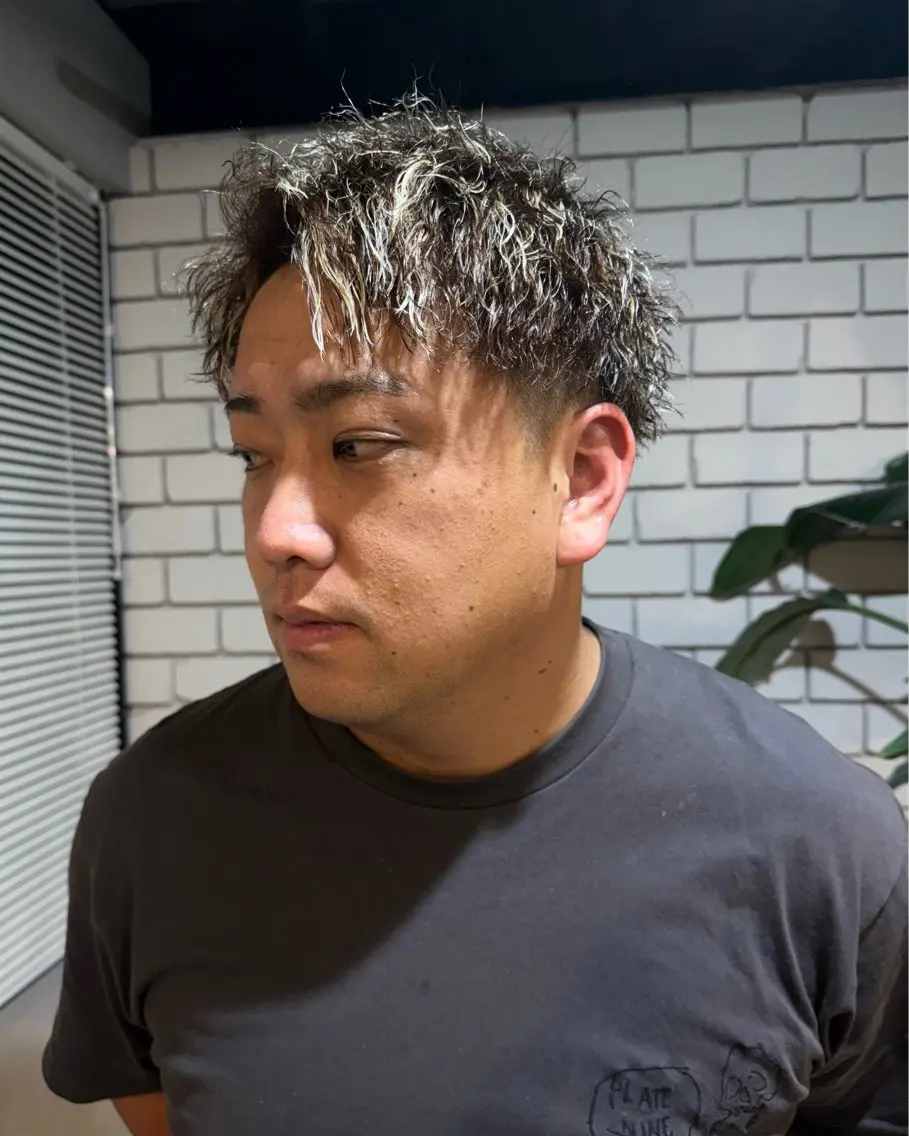 ショート カラー パーマ メンズ メンズメッシュ メッシュ カット ヘアカラー パーマ メンズ特化美容師/栄 /本間さつきのヘアスタイル
