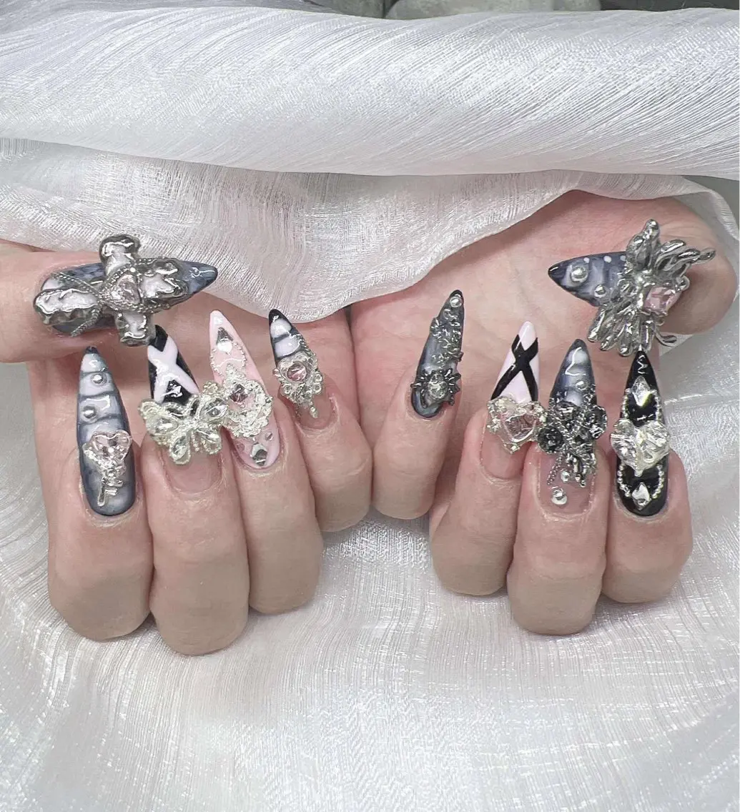 ネイル ハンドネイル Lee Nailsのネイルデザイン