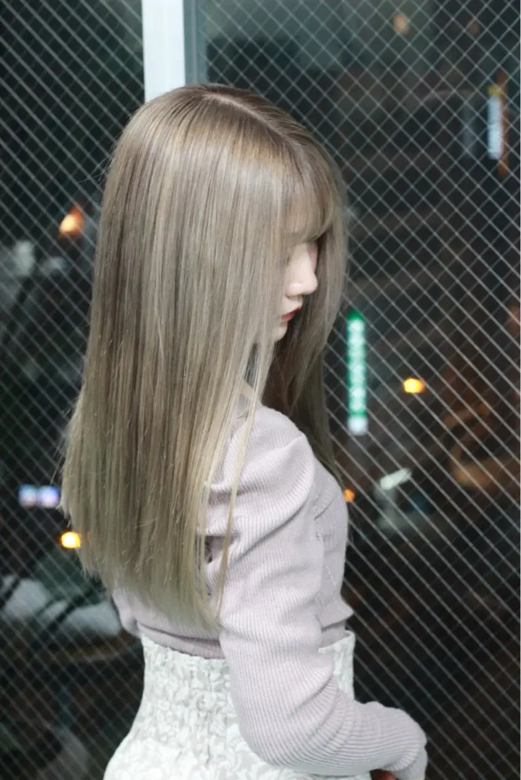 ロング カラー グレージュ ミルクティーグレージュ ヘアカラー Viage （ビアージュ）のヘアスタイル