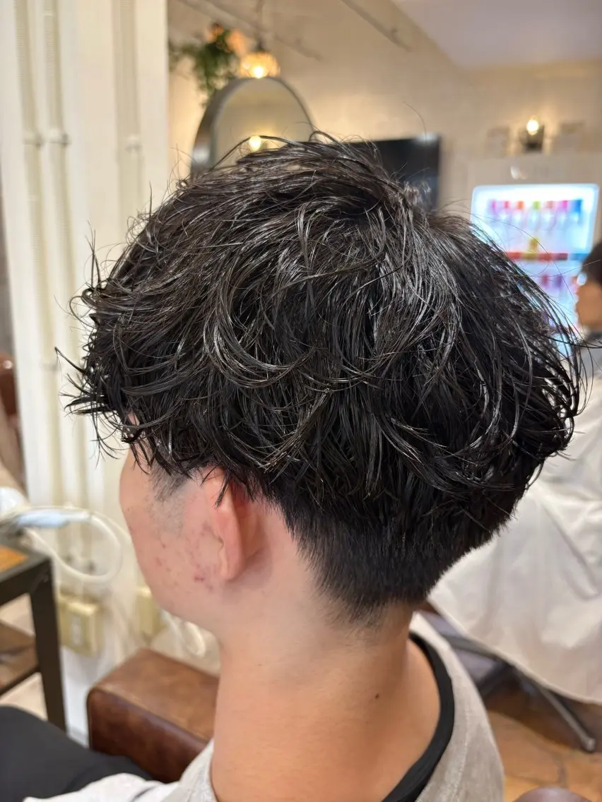 ショート パーマ メンズ メンズパーマ カット パーマ 中澤 衿葉のヘアスタイル