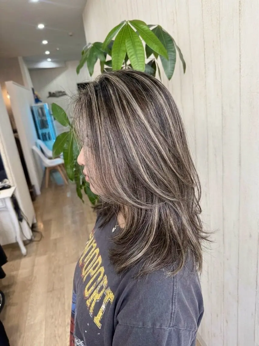 カラー Bejitto SOUMAのヘアスタイル