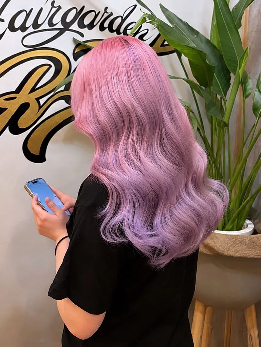 ロング ヘアカラー 遊佐 真梨奈のヘアスタイル