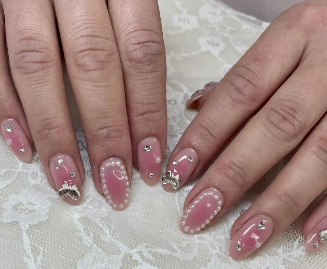 ネイル チークネイル ストーンネイル ワンホンネイル ハンドネイル ハンドケア 心斎橋Salon Epokkuのネイルデザイン