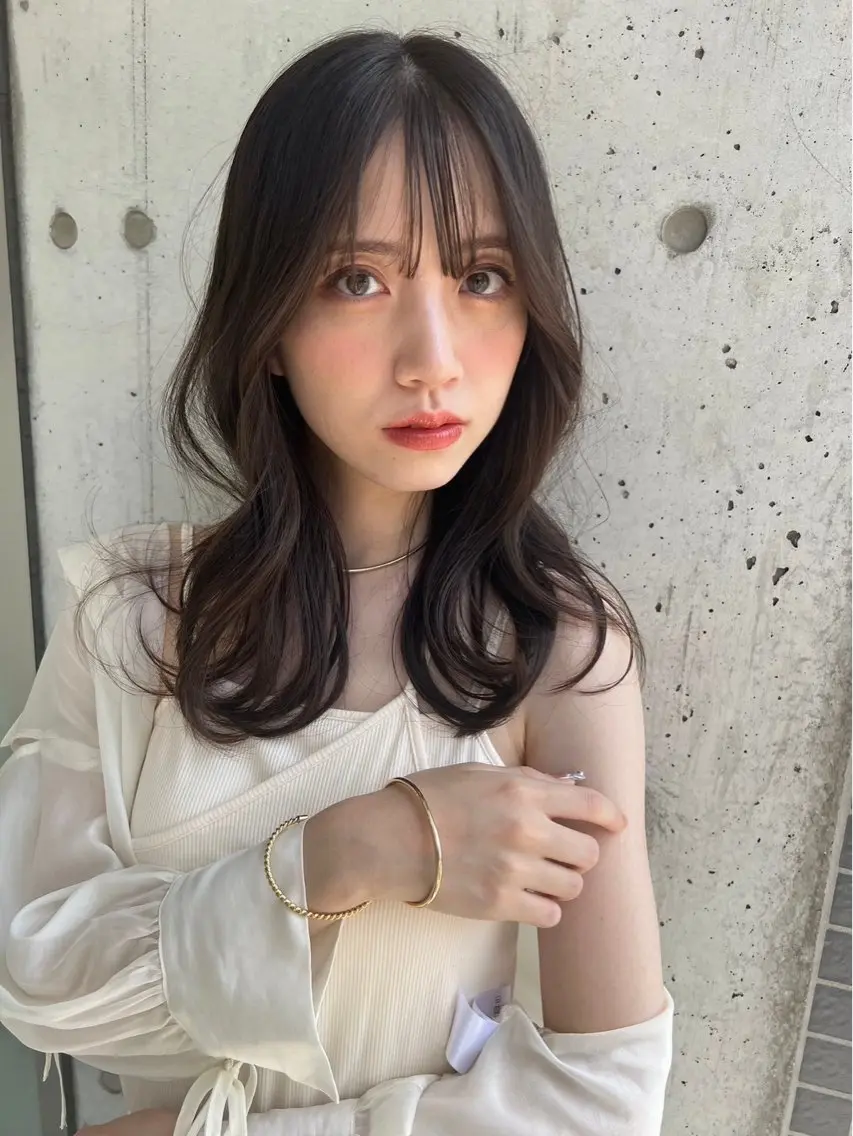 セミロング 榎本 雪来のヘアスタイル