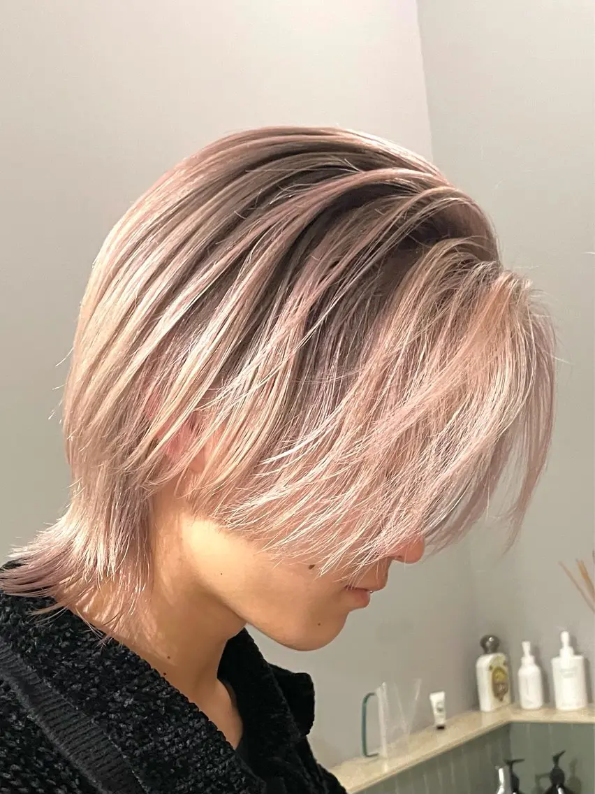カラー メンズ メンズハイトーン ベージュカラー ハイトーンカラー ピンクカラー ピンクベージュ カット ヘアカラー 中川 稜のヘアスタイル