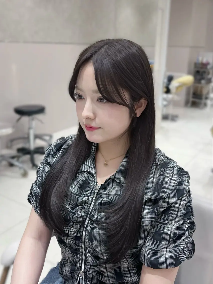 ロング 顔周りカット ハイレイヤー レイヤーカット 赤み消し透明感カラー 似合わせ前髪柴田礼空のヘアスタイル