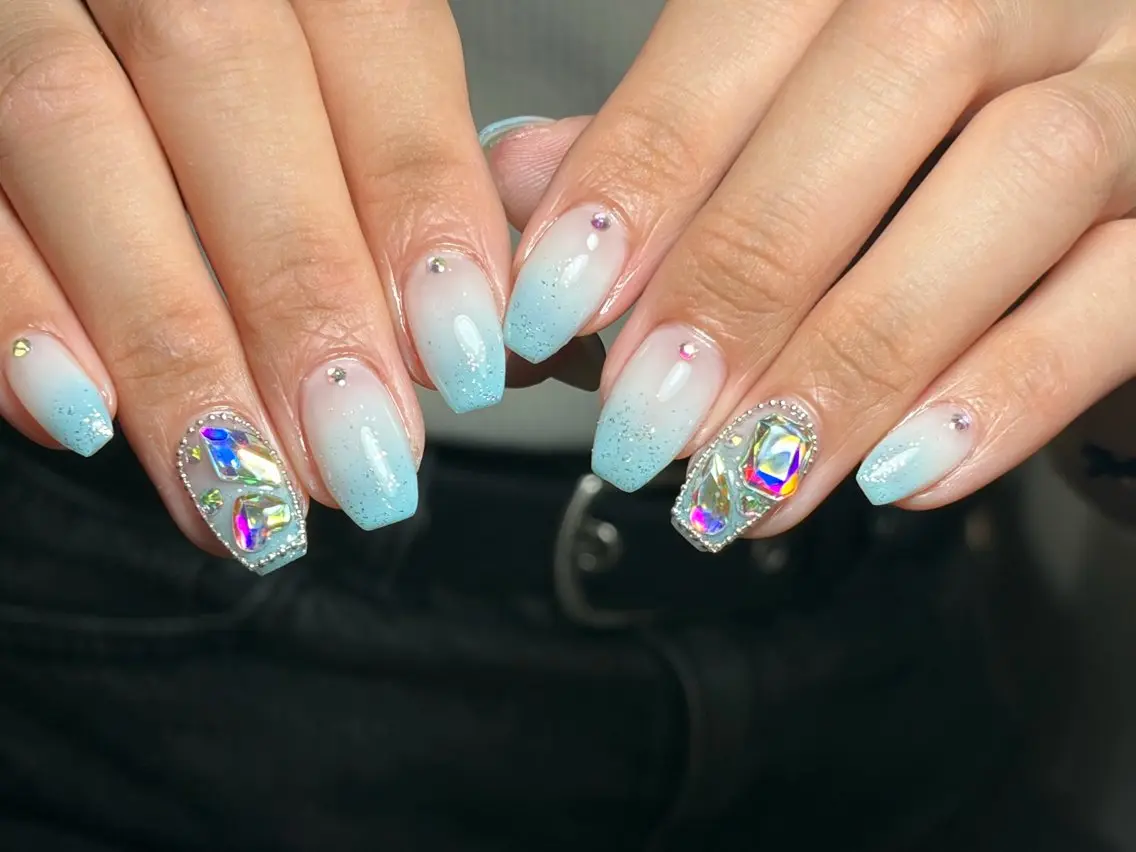 ネイル オーロラネイル 長さ出し フレンチネイル ジェルネイル ガラスフレンチ Rela・S NAILのネイルデザイン
